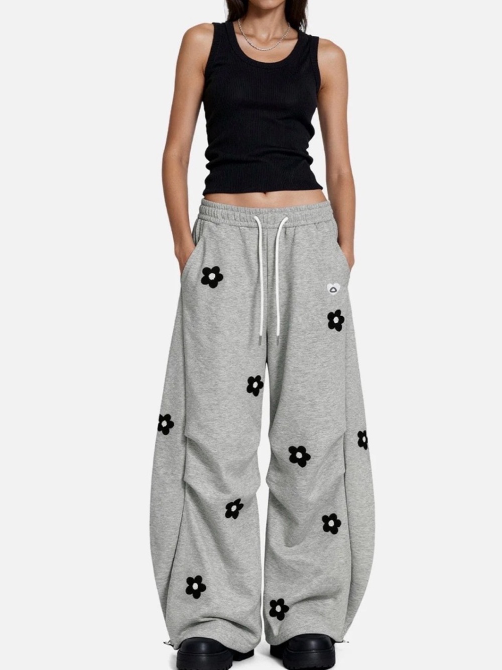 Aelfric Eden Grey Embroidered Floral Baggy Barrel Sweatpants (XL)